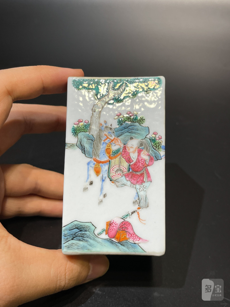 清中期 粉彩西厢记故事图四方笔筒 - 图3